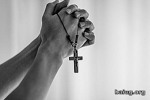 A che serve pregare il rosario e dire cose cattive su tutti?