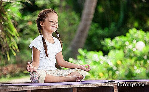 Meditace pro děti: rostoucí z malého interiéru zahradní